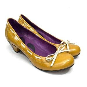 Jump Yellow Leather Kitten Heels | 8